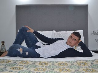 AndreMuller shows xxx
