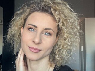 TiffaniRoze xxx live