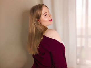 AnnaForger webcam nude