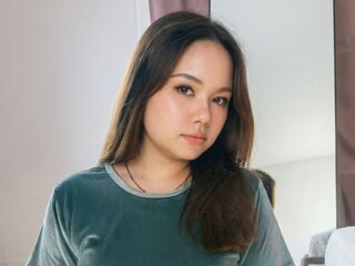 EllariaLee ass shows